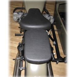 Little seat for luggage rack